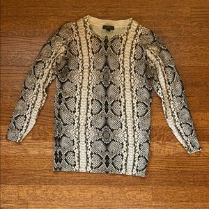 EUC J. Crew Size Small 100% Merino Wool Knit Sweater-Snakeskin Print